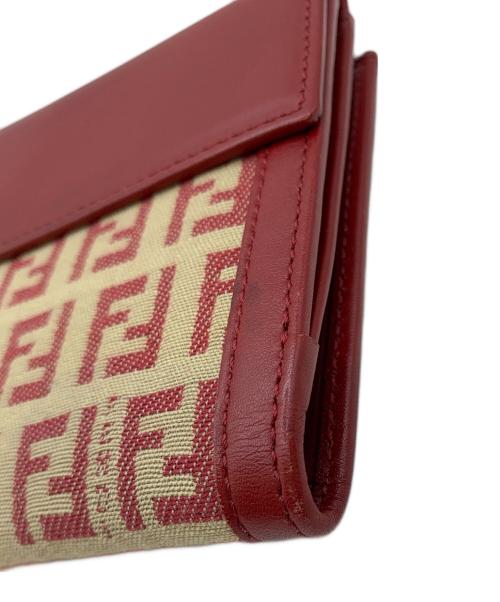 FENDI（フェンディ）FENDI (フェンディ) 2つ折り財布　FENDI　ズッキーノ ベージュ×レッドの古着・服飾アイテム