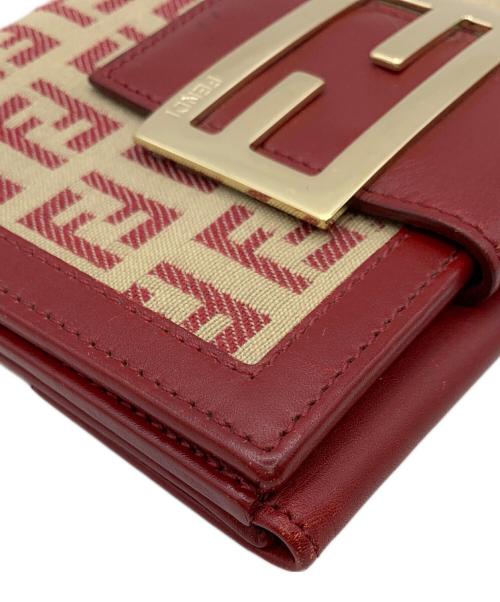 FENDI（フェンディ）FENDI (フェンディ) 2つ折り財布　FENDI　ズッキーノ ベージュ×レッドの古着・服飾アイテム