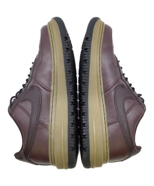 NIKE（ナイキ）NIKE (ナイキ) スニーカー ブラウン サイズ:US9の古着・服飾アイテム