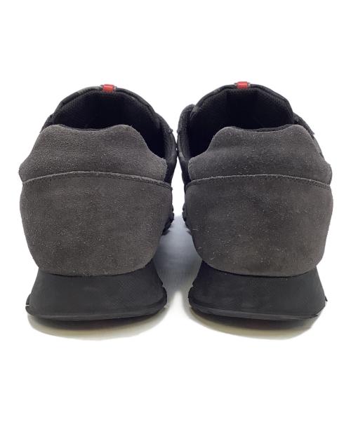 PRADA（プラダ）PRADA (プラダ) スニーカー ブラック×グリーン サイズ:7の古着・服飾アイテム