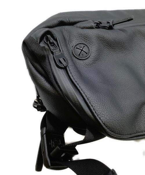 BROSKI and SUPPLY（ブロスキーアンドサプライ）BROSKI and SUPPLY (ブロスキーアンドサプライ) ボディーバッグ ブラックの古着・服飾アイテム