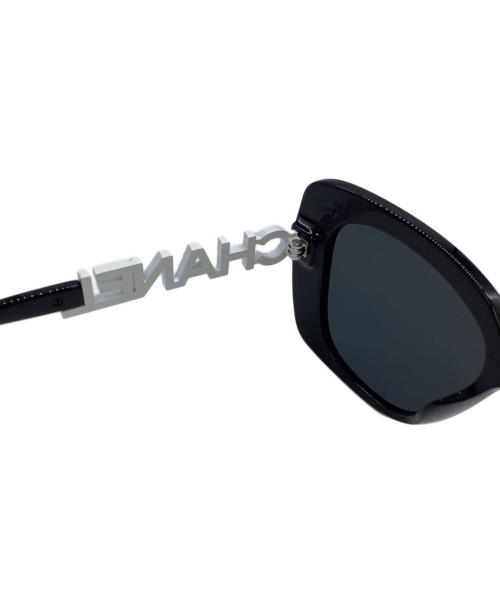 CHANEL（シャネル）CHANEL (シャネル) サングラス ブラック×ホワイト サイズ:53□17の古着・服飾アイテム