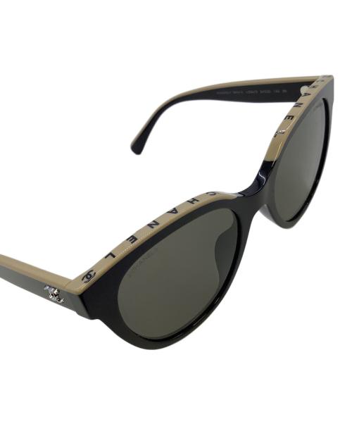 CHANEL（シャネル）CHANEL (シャネル) バタフライシェイプサングラス ブラック×ベージュ サイズ:54□20の古着・服飾アイテム