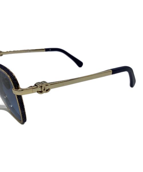 CHANEL（シャネル）CHANEL (シャネル) キャッツアイシェイプサングラス ブルー×ゴールド サイズ:57□18の古着・服飾アイテム