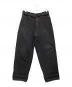 COMOLIコモリ）の古着「ベルテッドデニムパンツ」｜ブラック