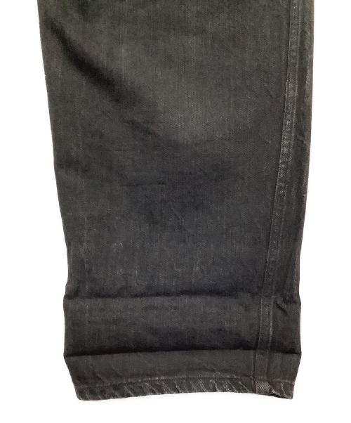 COMOLI（コモリ）COMOLI (コモリ) ベルテッドデニムパンツ ブラック サイズ:SIZE 2の古着・服飾アイテム