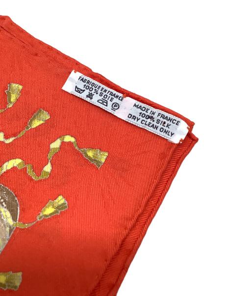 HERMES（エルメス）HERMES (エルメス) シルクスカーフ レッド×ホワイトの古着・服飾アイテム
