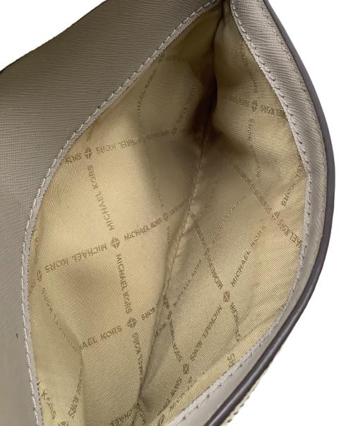 MICHAEL KORS（マイケル・コース）MICHAEL KORS (マイケル・コース) ショルダーバッグ ホワイト×グレーの古着・服飾アイテム