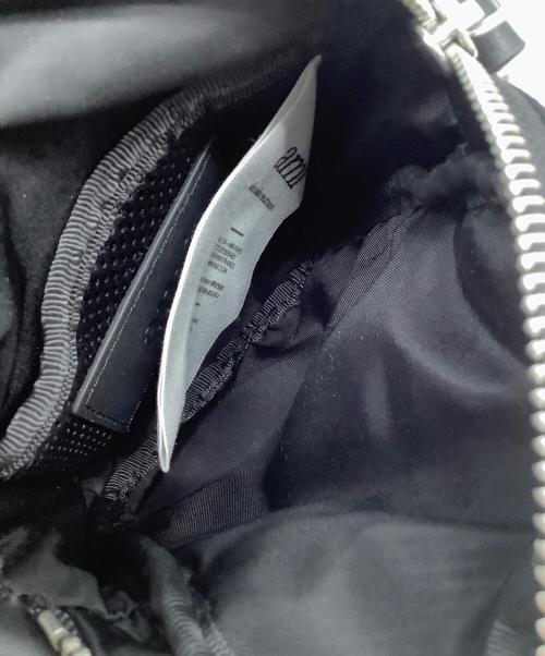 ami（アミ）ami (アミ) スマートフォンポーチショルダーバッグ ブラックの古着・服飾アイテム