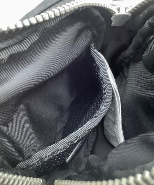 ami（アミ）ami (アミ) スマートフォンポーチショルダーバッグ ブラックの古着・服飾アイテム