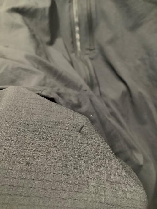 ARC'TERYX（アークテリクス）ARC'TERYX (アークテリクス) SQUAMISH HOODY ブラック サイズ:Mの古着・服飾アイテム