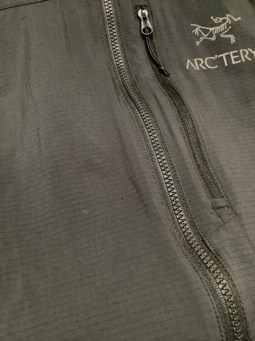 ARC'TERYX（アークテリクス）ARC'TERYX (アークテリクス) SQUAMISH HOODY ブラック サイズ:Mの古着・服飾アイテム