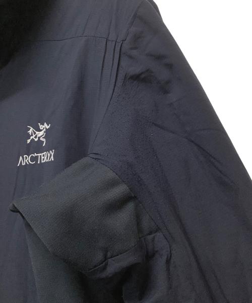 ARC'TERYX（アークテリクス）ARC'TERYX (アークテリクス) ナイロン パファージャケット　ATOM LT HOODY ネイビー サイズ:Sの古着・服飾アイテム