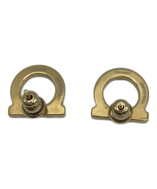 Ferragamo（フェラガモ）Ferragamo (フェラガモ) ピアス Ferragamo(フェラガモ) ゴールドの古着・服飾アイテム