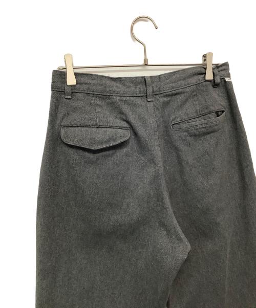 Graphpaper（グラフペーパー）Graphpaper (グラフペーパー) COLORFAST DENIM TWO TUCK PANTS グレー サイズ:2の古着・服飾アイテム