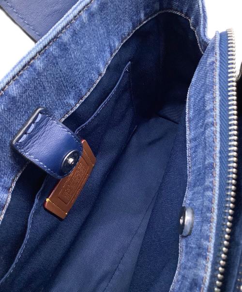COACH（コーチ）COACH (コーチ) カーリー キャリーオール バッグ・シグネチャー デニム インディゴの古着・服飾アイテム