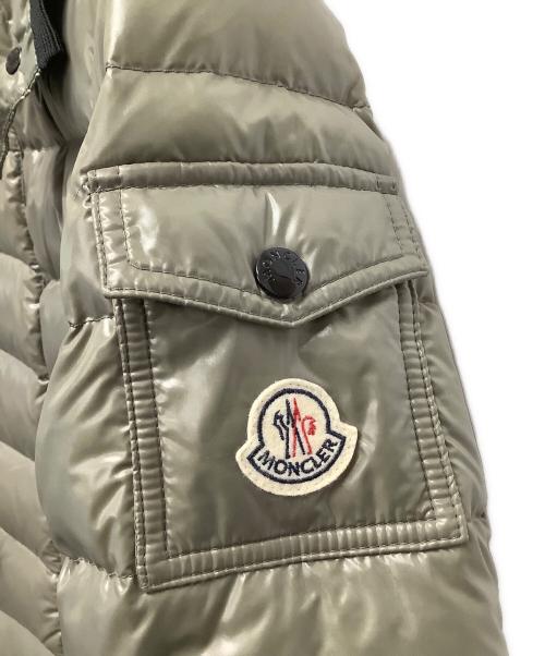 MONCLER（モンクレール）MONCLER (モンクレール) ダウンコート オリーブの古着・服飾アイテム
