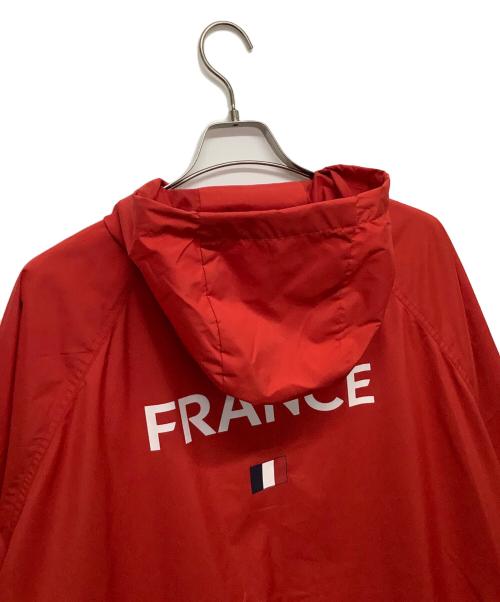 LACOSTE SPORT（ラコステスポーツ）LACOSTE SPORT (ラコステスポーツ) パッカブルコート レッド サイズ:62 未使用品の古着・服飾アイテム