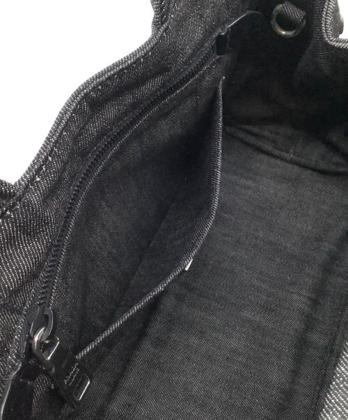 PRADA（プラダ）PRADA (プラダ) デニムロボットカナパハンドバッグ ブラックの古着・服飾アイテム