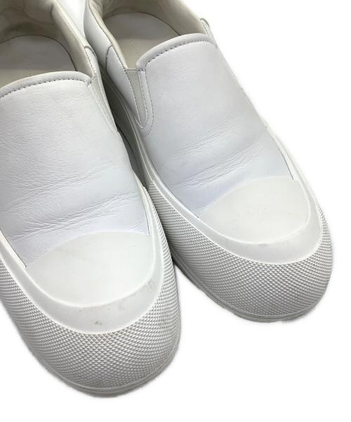 ALEXANDER McQUEEN（アレキサンダーマックイーン）ALEXANDER McQUEEN (アレキサンダーマックイーン) スリッポン ホワイト サイズ:41の古着・服飾アイテム