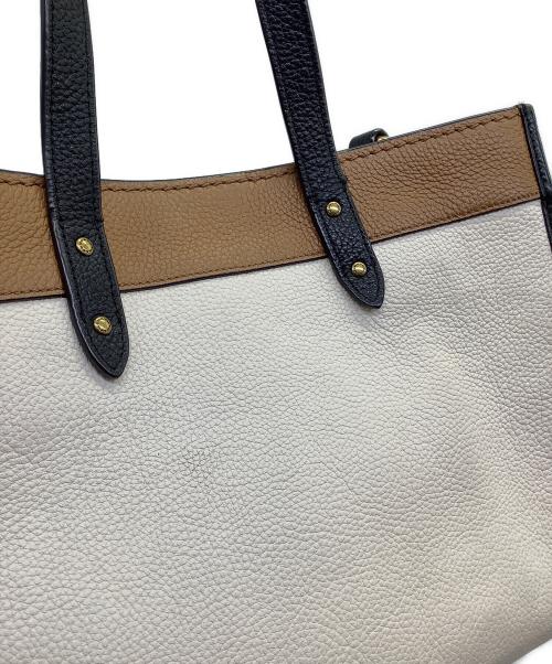 COACH（コーチ）COACH (コーチ) 2WAYバッグ ホワイト キャメルの古着・服飾アイテム