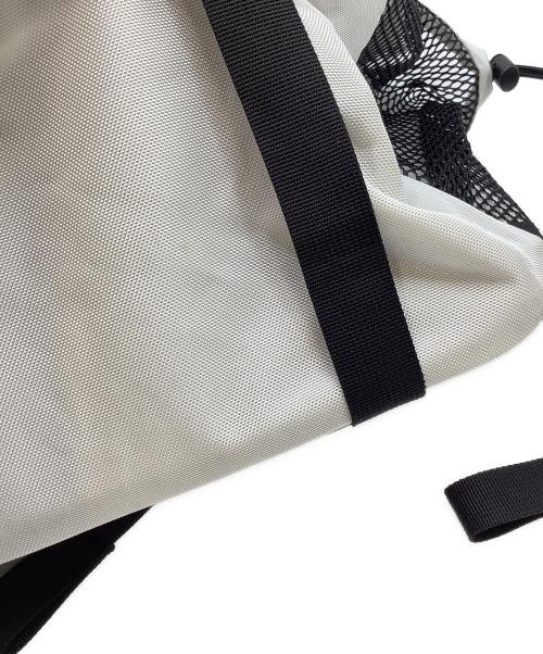 THE NORTH FACE（ザ ノース フェイス）THE NORTH FACE (ザ ノース フェイス) リュック ホワイト×ブラックの古着・服飾アイテム