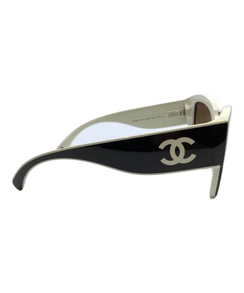 CHANEL（シャネル）CHANEL (シャネル) サングラス　CHANEL バタフライシェイプ ホワイト×ブラックの古着・服飾アイテム