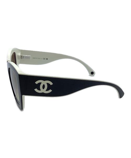 CHANEL（シャネル）CHANEL (シャネル) サングラス　CHANEL バタフライシェイプ ホワイト×ブラックの古着・服飾アイテム