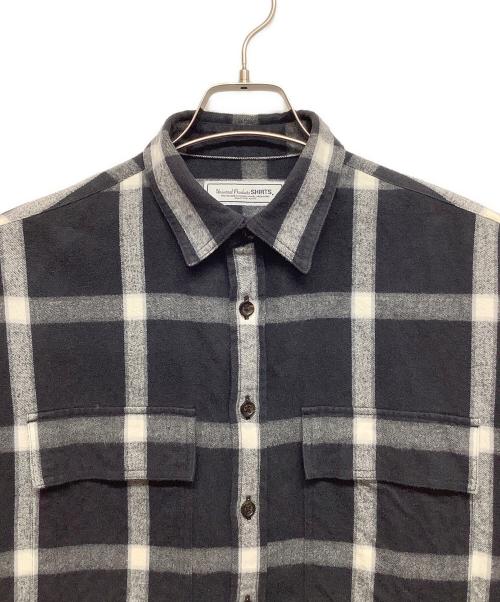 UNIVERSAL PRODUCTS.（ユニバーサルプロダクツ）UNIVERSAL PRODUCTS. (ユニバーサルプロダクツ) 長袖シャツ ブラック×ホワイト サイズ:SIZE1の古着・服飾アイテム