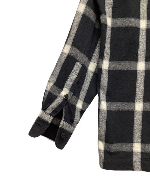 UNIVERSAL PRODUCTS.（ユニバーサルプロダクツ）UNIVERSAL PRODUCTS. (ユニバーサルプロダクツ) 長袖シャツ ブラック×ホワイト サイズ:SIZE1の古着・服飾アイテム