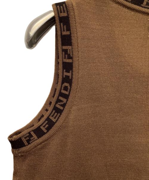 FENDI JEANS（フェンディ ジーンズ）FENDI JEANS (フェンディ ジーンズ) ノースリーブカットソー ブラウン サイズ:FREEの古着・服飾アイテム