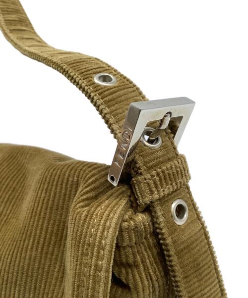 FENDI（フェンディ）FENDI (フェンディ) マンマバケットバッグ ベージュの古着・服飾アイテム