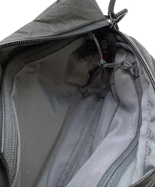 ABLE CARRY（エイブルキャリー）ABLE CARRY (エイブルキャリー) ボディーバッグ グレー×ブラックの古着・服飾アイテム