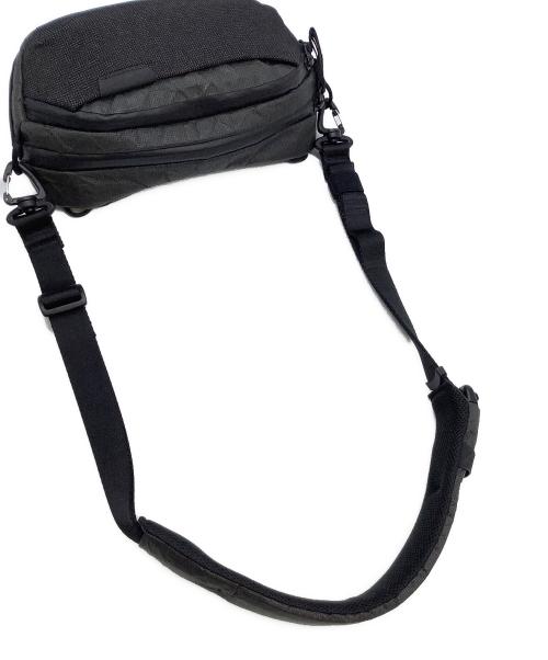 ABLE CARRY（エイブルキャリー）ABLE CARRY (エイブルキャリー) ボディーバッグ グレー×ブラックの古着・服飾アイテム