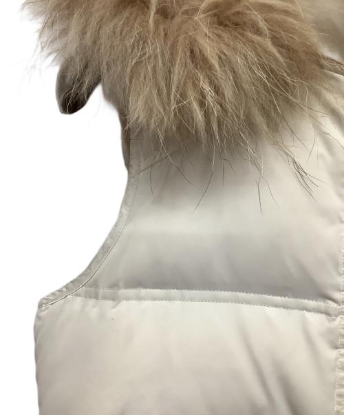 BURBERRY BLUE LABEL（バーバリー ブルー レーベル）BURBERRY BLUE LABEL (バーバリー ブルー レーベル) ダウンベスト アイボリー サイズ:38の古着・服飾アイテム
