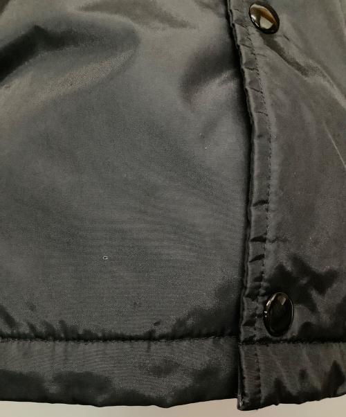 CarHartt（カーハート）CarHartt (カーハート) ナイロンジャケット ブラック×ホワイト サイズ:Lの古着・服飾アイテム