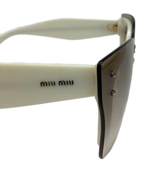 MIU MIU（ミュウミュウ）MIU MIU (ミュウミュウ) サングラス ホワイトの古着・服飾アイテム