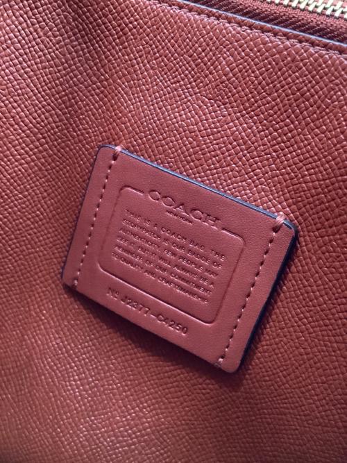 COACH（コーチ）COACH (コーチ) キャンバス2Ｗショルダーバッグ ベージュの古着・服飾アイテム