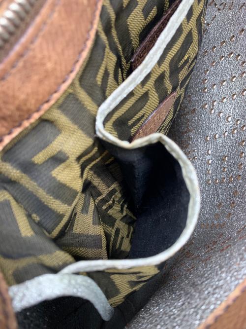 FENDI（フェンディ）FENDI (フェンディ) ショルダーバッグ ブラウンの古着・服飾アイテム