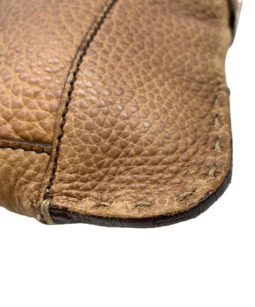 FENDI（フェンディ）FENDI (フェンディ) ショルダーバッグ ブラウンの古着・服飾アイテム