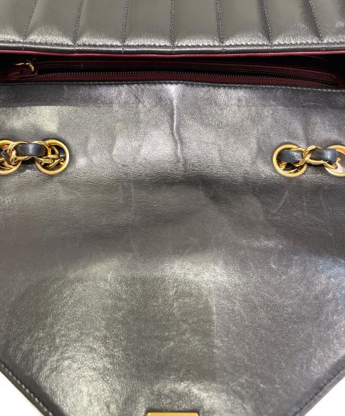 CHANEL（シャネル）CHANEL (シャネル) Vステッチチェーンショルダーバッグ ブラックの古着・服飾アイテム