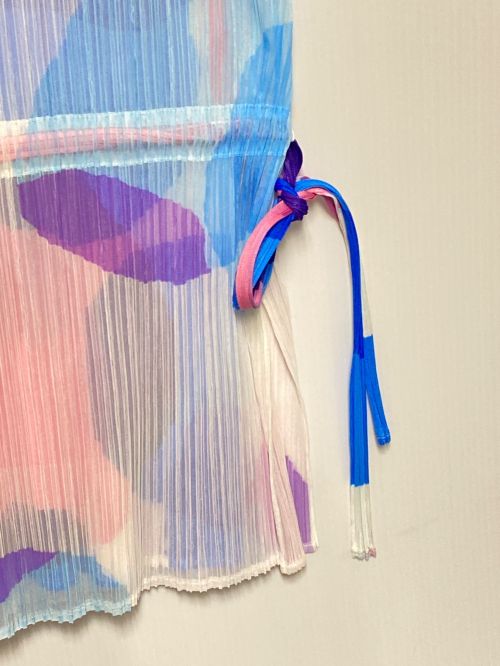 PLEATS PLEASE（プリーツプリーズ）PLEATS PLEASE (プリーツプリーズ) レイヤードノースリーブワンピースワンピース ブルー×ピンク サイズ:3の古着・服飾アイテム