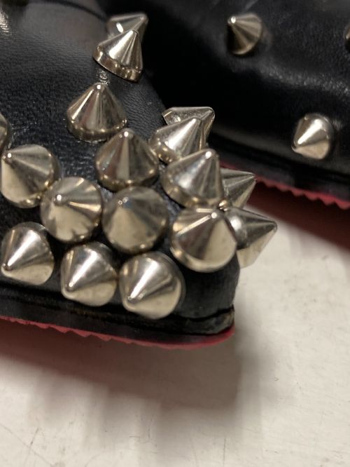 Christian Louboutin（クリスチャン・ルブタン）Christian Louboutin (クリスチャン・ルブタン) スタッズフラットパンプス ブラック サイズ:34 1/2の古着・服飾アイテム