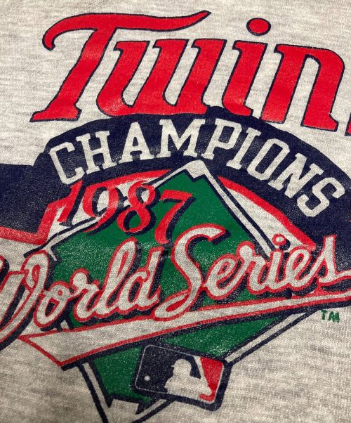 Champion（チャンピオン）Champion (チャンピオン) ツインズ ワールドシリーズ クルーネックスウェット グレー サイズ:XLの古着・服飾アイテム