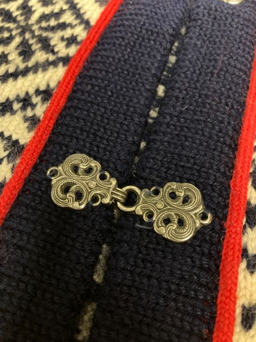 DALE OF NORWAY（ダーレ オブ ノルウェイ）DALE OF NORWAY (ダーレ オブ ノルウェイ) ノルディック ニット カーディガン ホワイト×ネイビー サイズ:38の古着・服飾アイテム