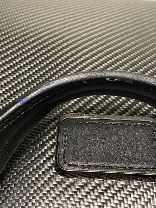 TUMI（トゥミ）TUMI (トゥミ) インディアナポリス カーボンスリムブリーフケース ブラックの古着・服飾アイテム
