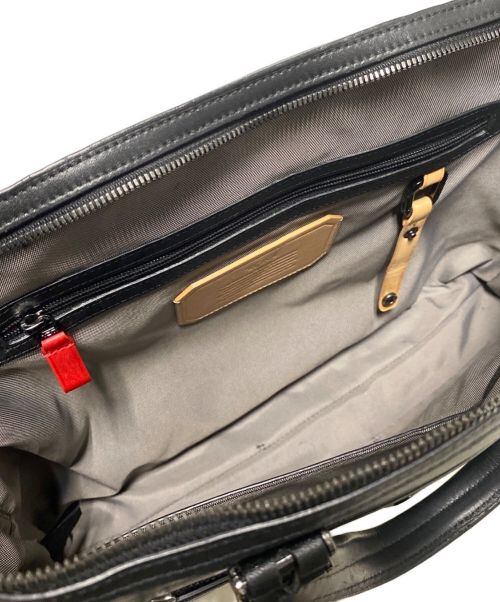 TUMI（トゥミ）TUMI (トゥミ) インディアナポリス カーボンスリムブリーフケース ブラックの古着・服飾アイテム