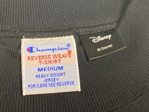 Champion REVERSE WEAVE（チャンピオン リバース ウィーブ）Champion REVERSE WEAVE (チャンピオンリバースウィーブ) BEAMS GOLF (ビームスゴルフ) DISNEY (ディズニー) モックネックミッキープリントTシャツ ブラック サイズ:Mの古着・服飾アイテム