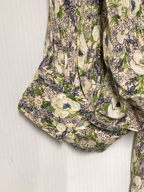 DRESSTERIOR（ドレステリア）DRESSTERIOR (ドレステリア) フラワープリントスタンドカラーボリュームスリーブブラウス ライトベージュ サイズ:36の古着・服飾アイテム