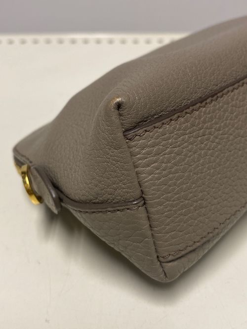 PRADA（プラダ）PRADA (プラダ) レザーコスメポーチ ベージュの古着・服飾アイテム
